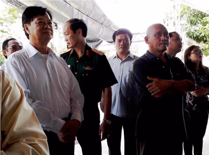 Người dân đến từ sớm viếng nguyên Thủ tướng Phan Văn Khải ảnh 3