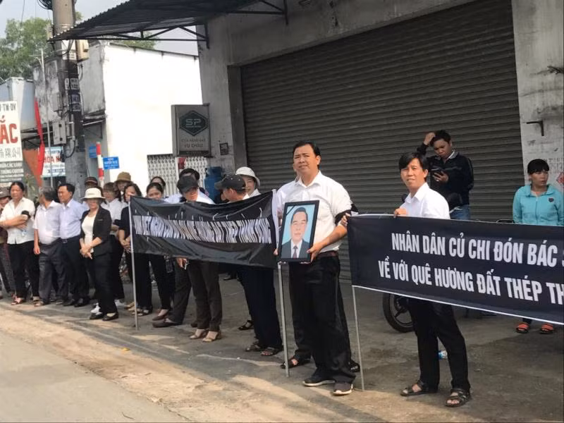 Người Củ Chi lập bàn thờ tưởng nhớ cố Thủ tướng Phan Văn Khải ảnh 2