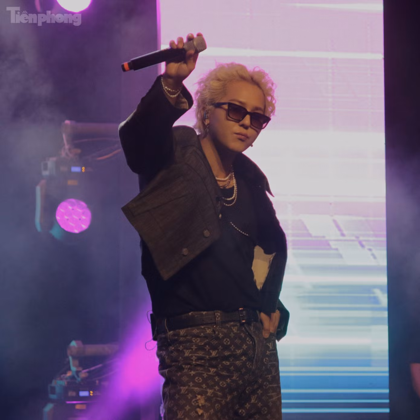 MINO (WINNER).