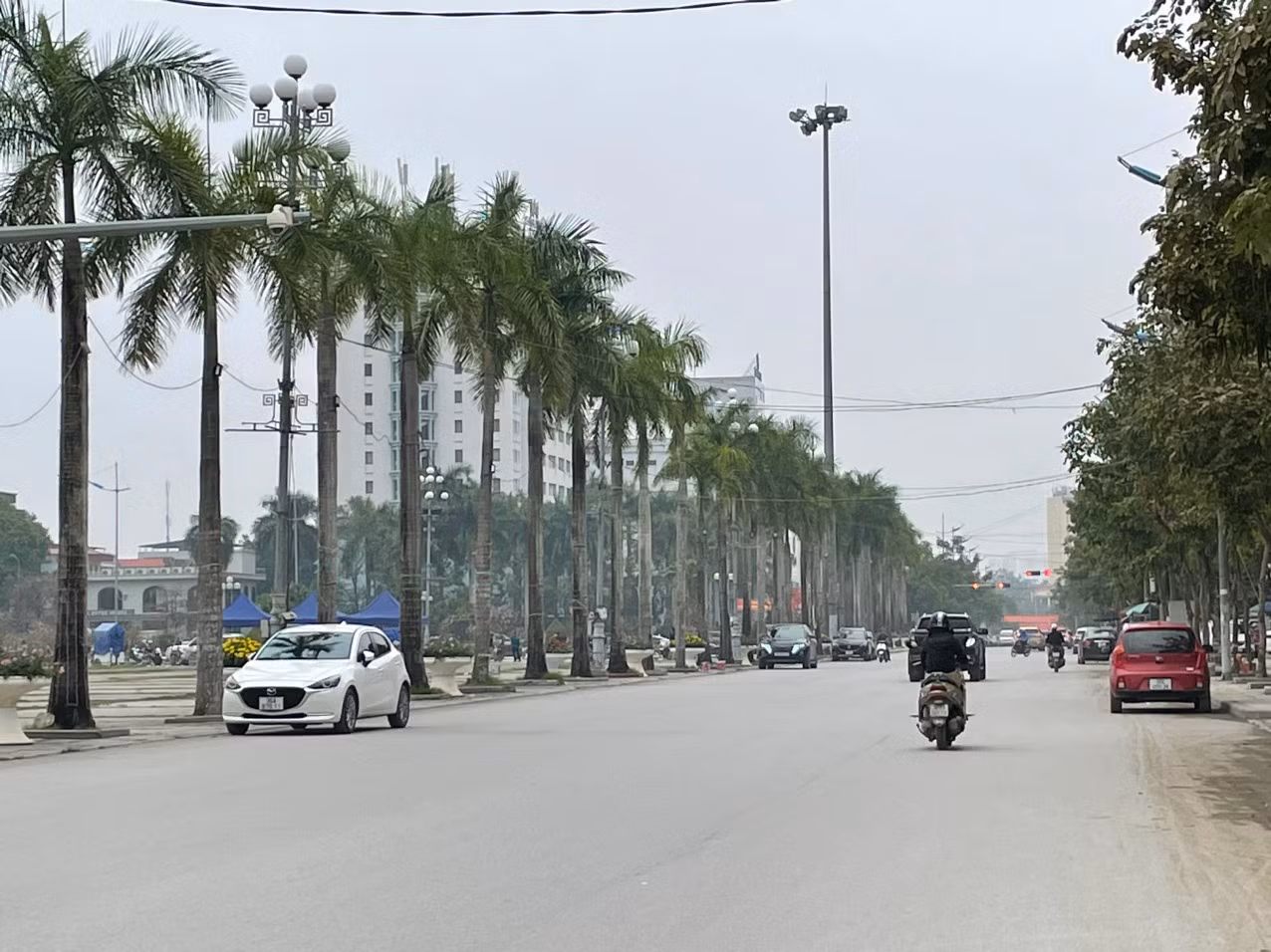Xây dựng tuyến đi bộ tiếp giáp với Quảng trường Lam Sơn sẽ tạo điều kiện thuận lợi cho người dân thành phố Thanh Hóa có điểm vui chơi, giải trí, mua sắm...