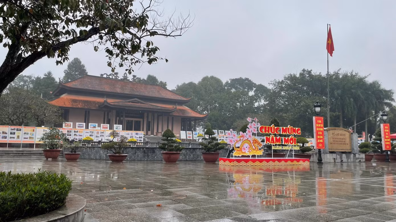 Khu Văn hóa tưởng niệm Chủ tịch Hồ Chí Minh trưng bày 400 hiện vật, ảnh tư liệu về Bác.