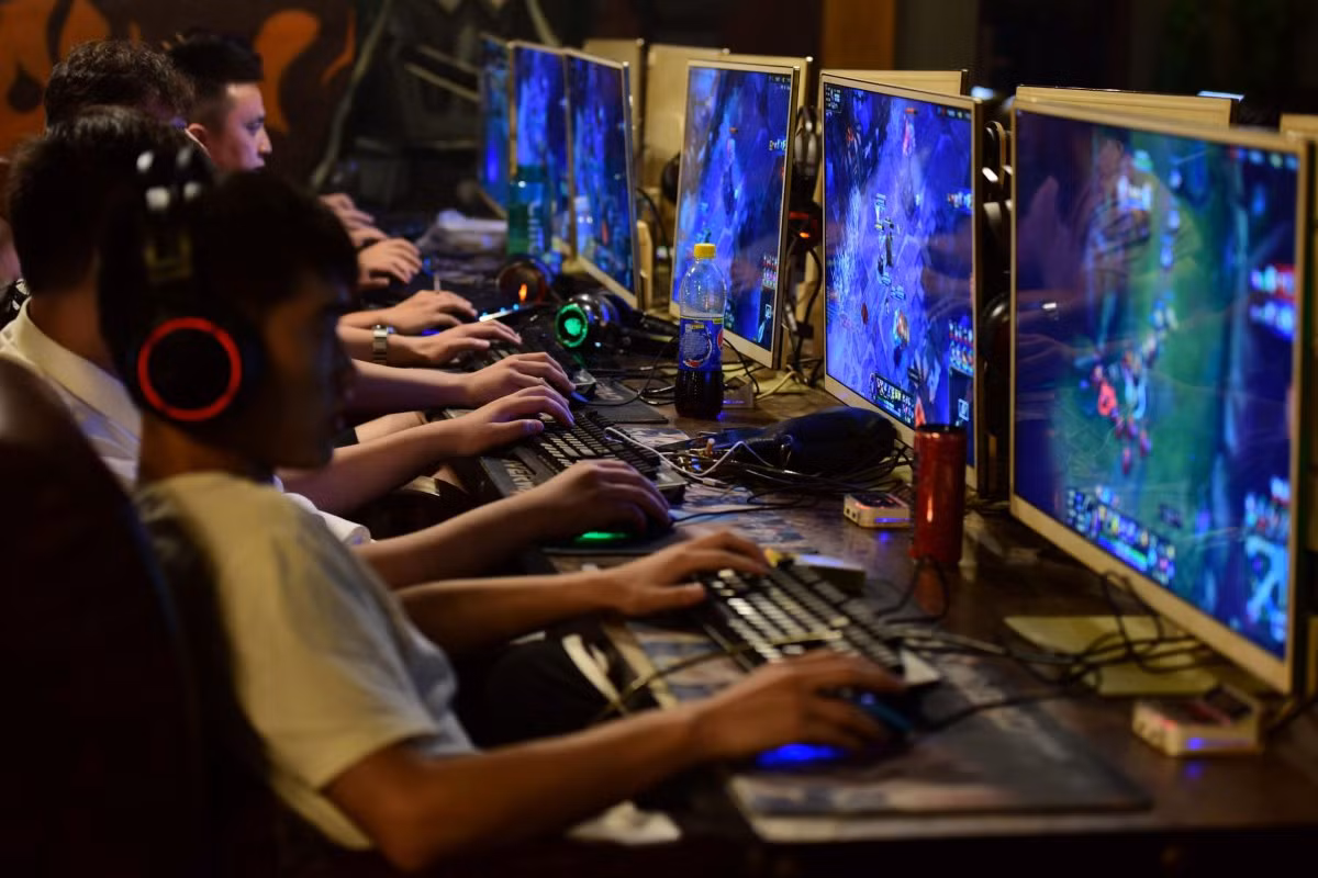 Con cái nghiện game đang là tình trạng chung của nhiều gia đình khi con được trao quyền sử dụng các thiết bị công nghệ và không có người kiểm soát.