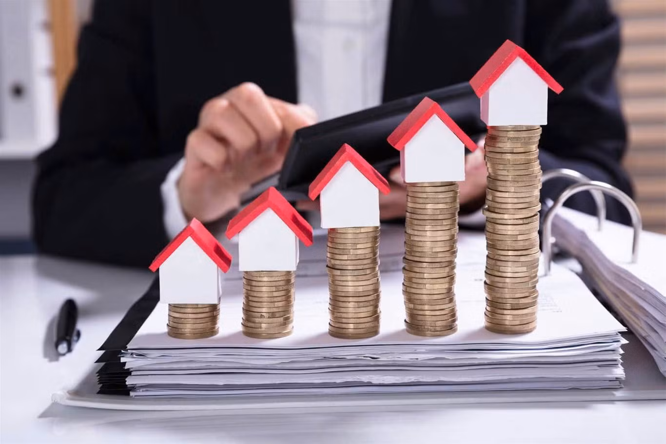 Đơn vị nghiên cứu thị trường Savills nhận định, Việt Nam đang là điểm đến đầu tư hấp dẫn đối với nhà đầu tư nước ngoài, nhờ bối cảnh chính trị, kinh tế ổn định, chi phí cạnh tranh