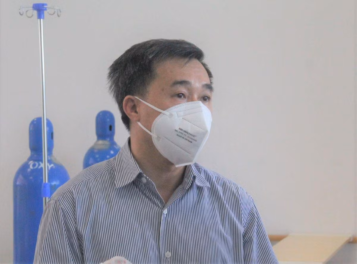 Thứ trưởng Bộ Y tế Trần Văn Thuấn cho rằng muốn sớm đẩy lùi dịch bệnh, ngoài việc nỗ lực của ngành chức năng cần sự đồng lòng của người dân