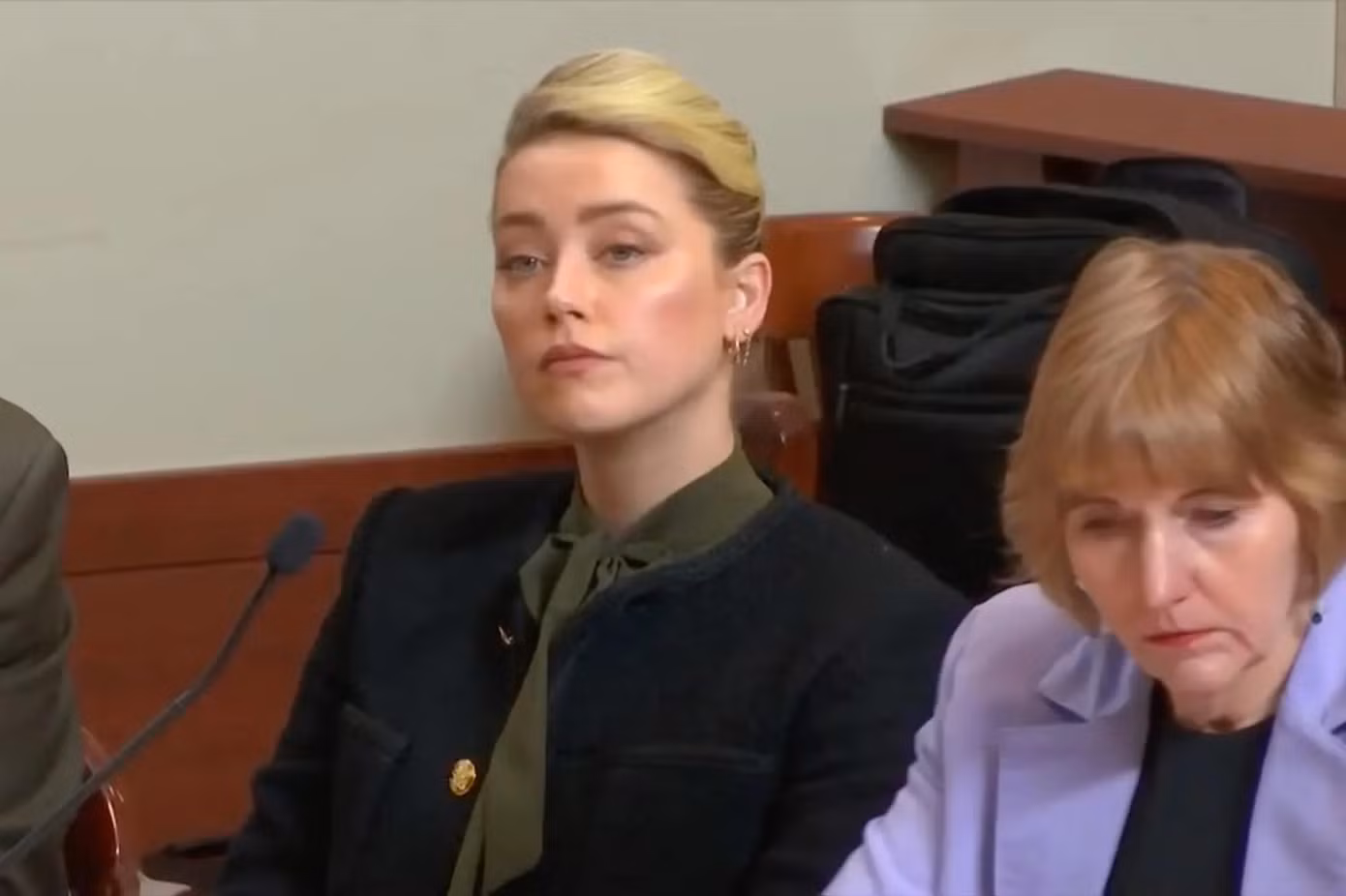 Phía Amber Heard vẫn không "chùn bước" trước lời khai của Kate Moss.