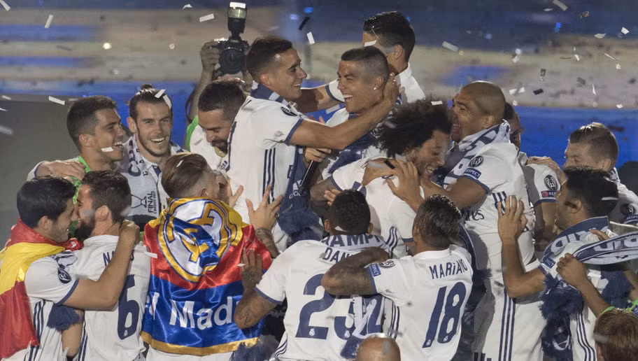 Mourinho khuyên học trò sắm giày mới để 'giải hạn' ảnh 3