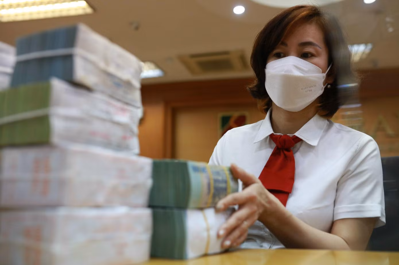Tháng cuối năm 2022, cuộc đua lãi suất tiết kiệm tiếp tục được hâm nóng (ảnh minh họa: Như Ý)