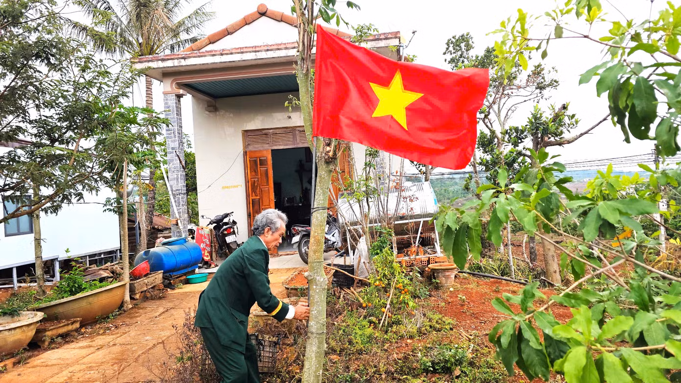 Ông Thí tự hào những năm tháng chiến đấu “quyết tử cho Tổ quốc quyết sinh”