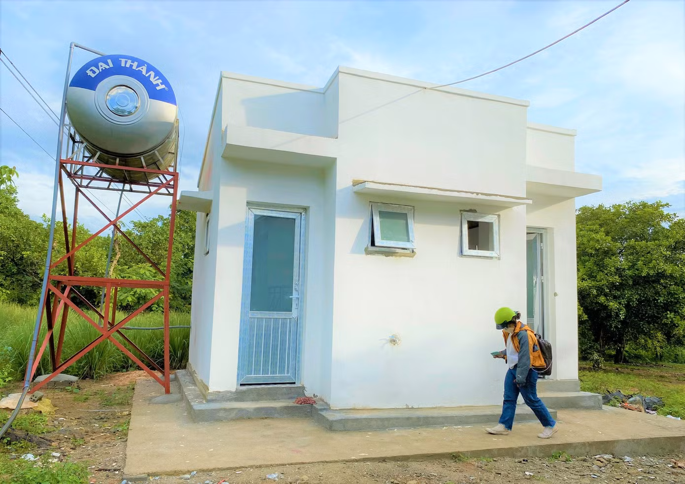 Có ý kiến cho rằng số tiền đầu tư xây nhà vệ sinh công cộng cao.
