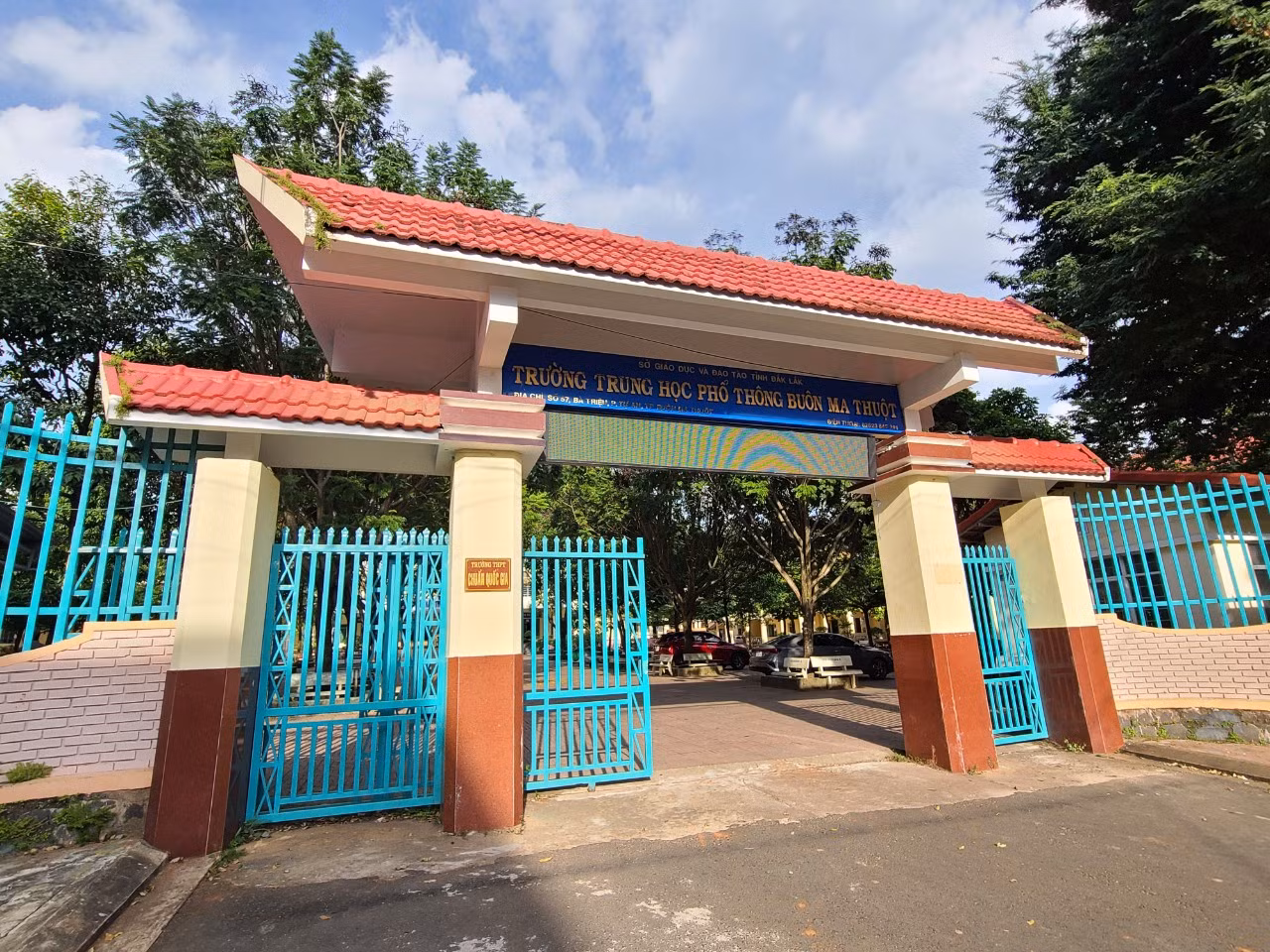 Trường THPT Buôn Ma Thuột, nơi ông Thái làm Hiệu trưởng
