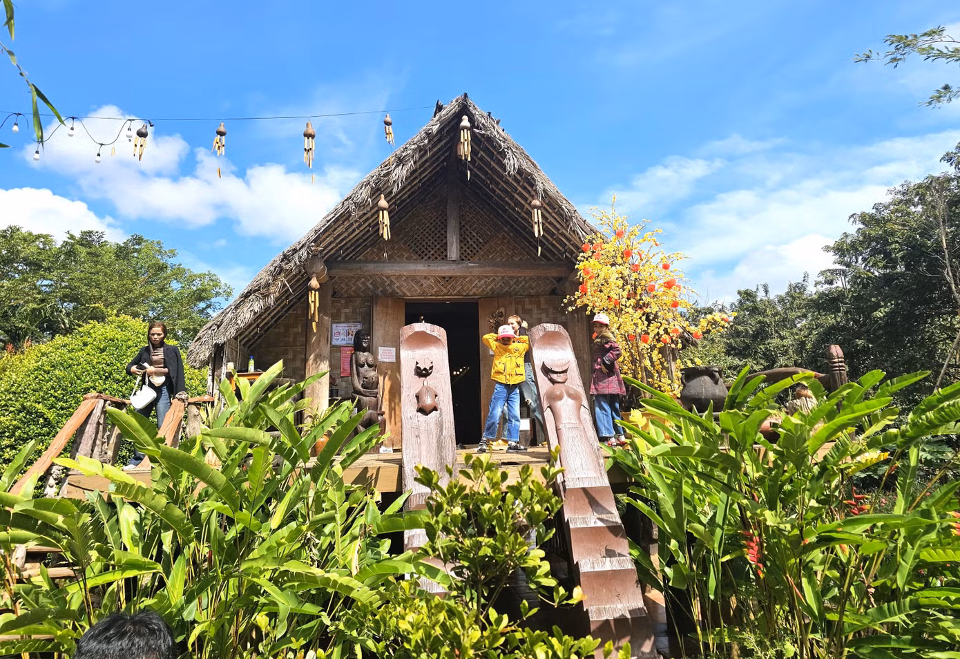 Ngôi nhà dài truyền thống của người Tây Nguyên.