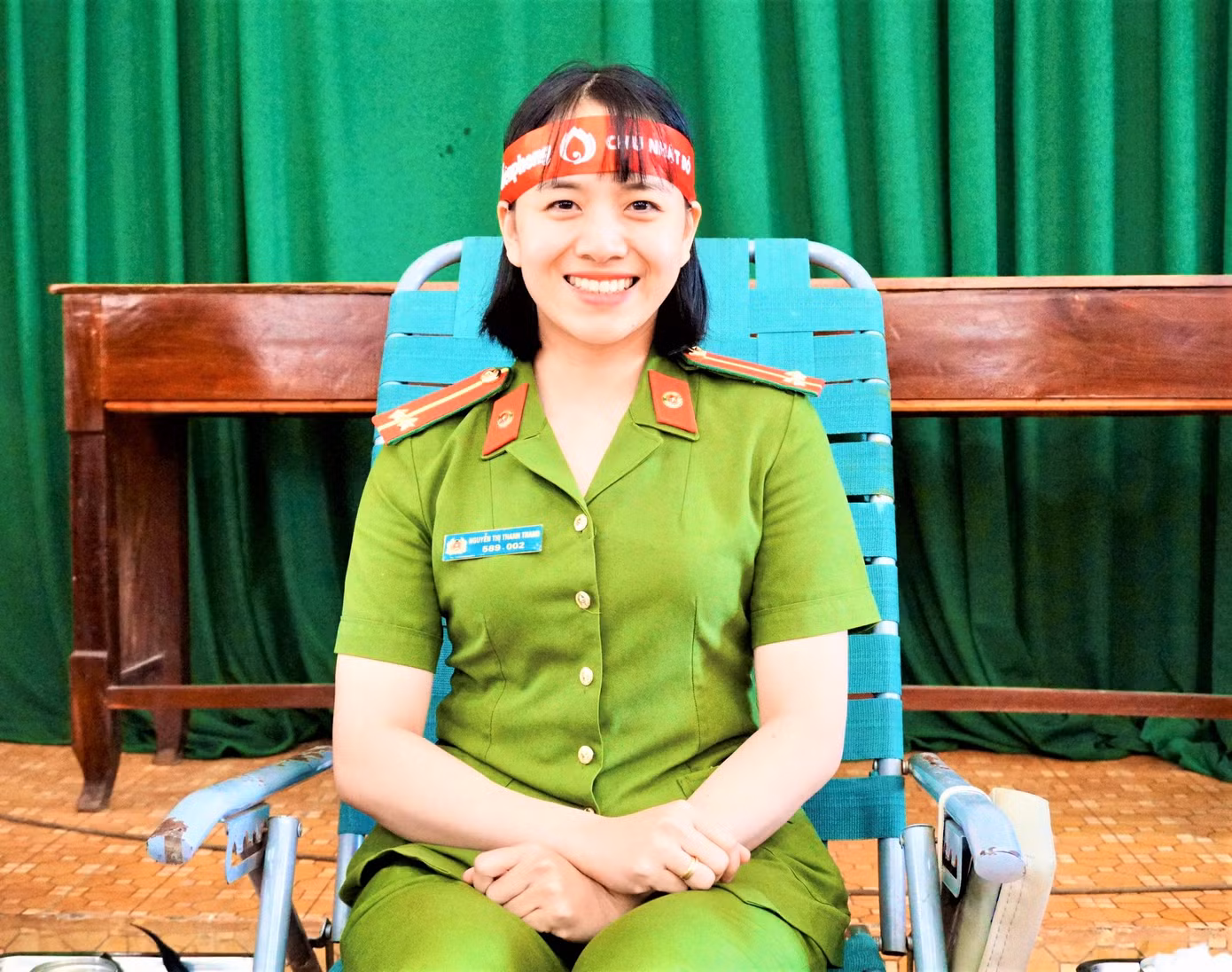 Trung úy Nguyễn Thị Thanh Thanh tại chương trình Chủ Nhật Đỏ