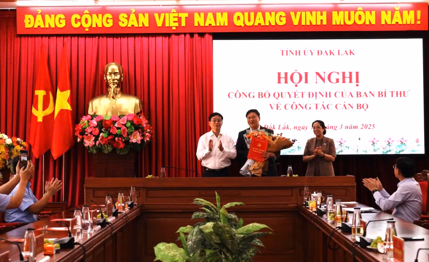 Ông Trần Phú Hùng được chuẩn y tham gia Ban Thường vụ Tỉnh ủy nhiệm kỳ 2020-2025