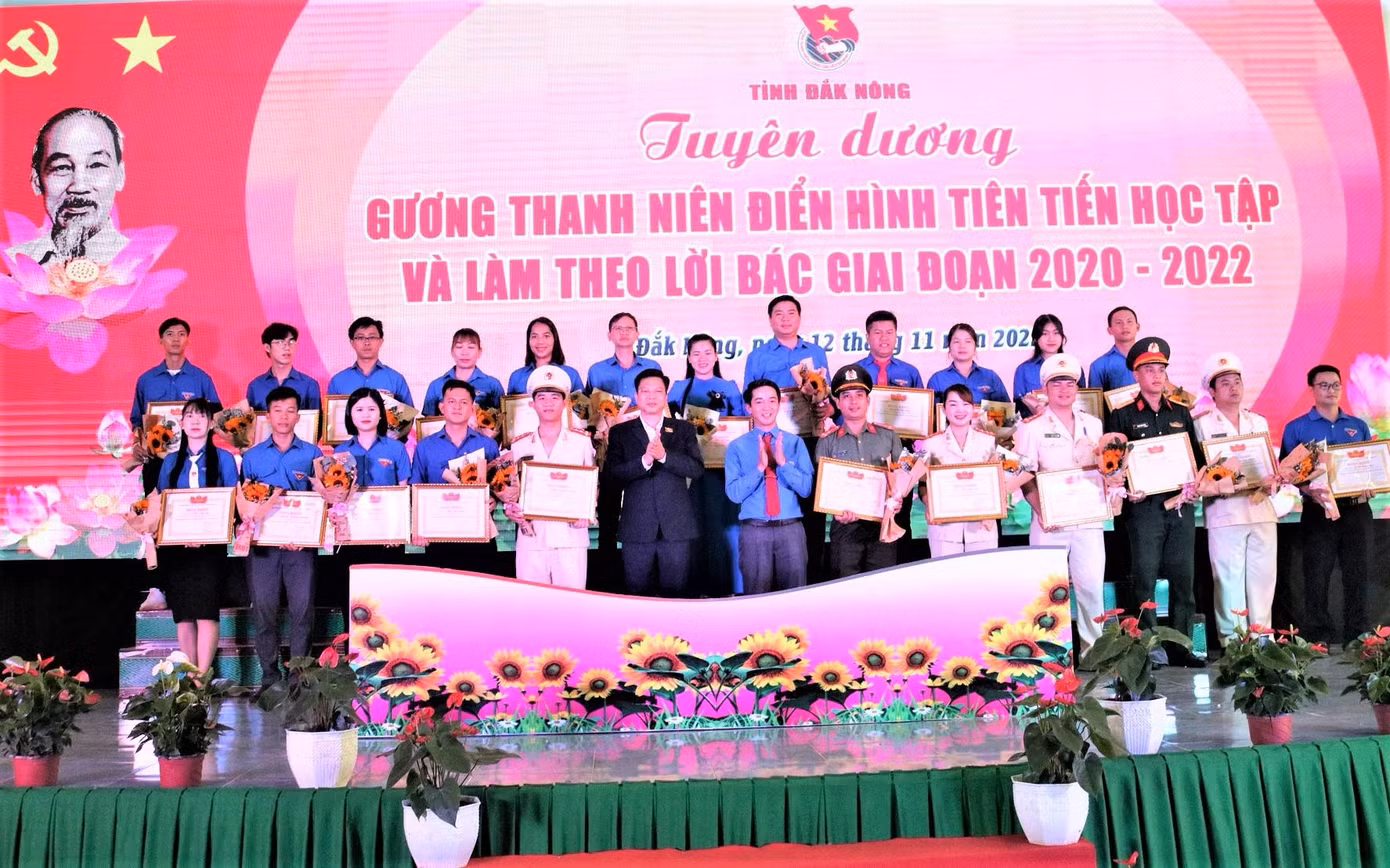 Các thanh niên tiêu biểu được tuyên dương