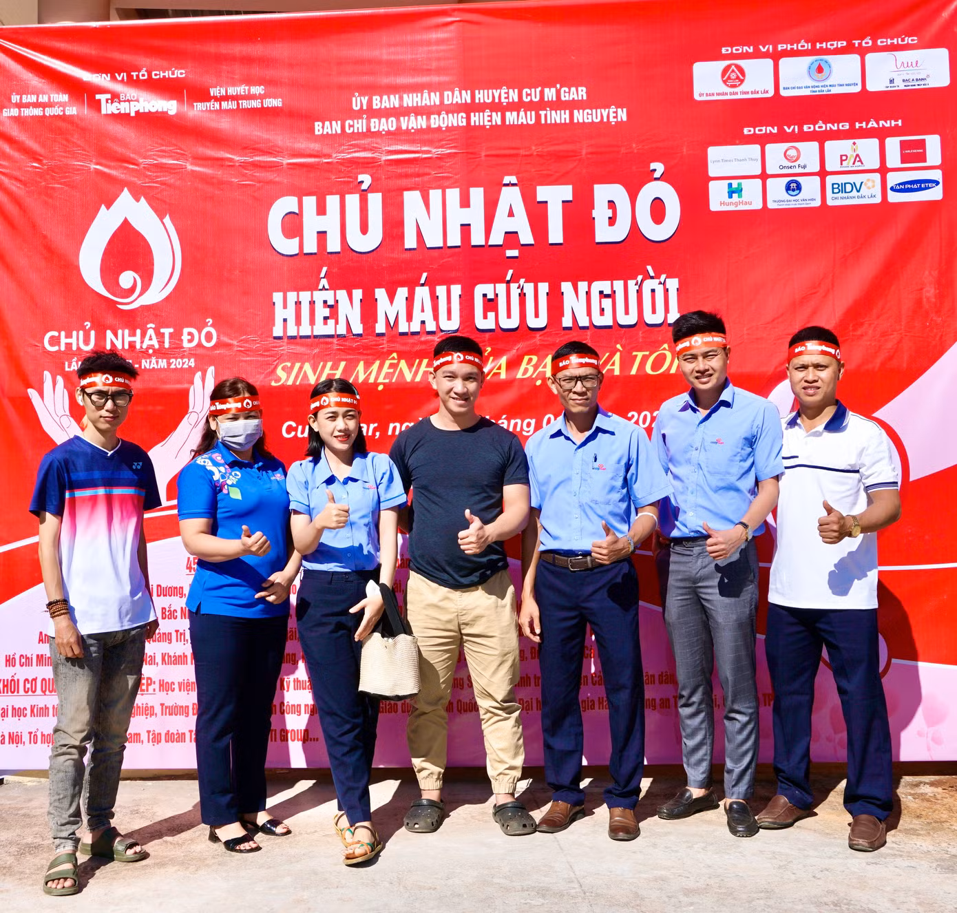 Các tình nguyện viên lưu giữ khoảnh khắc đẹp