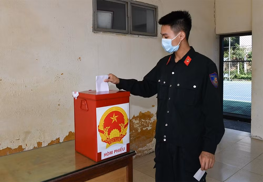 Trong khu cách ly tập trung này gồm có 29 cán bộ chiến sĩ phục vụ bỏ phiếu trước