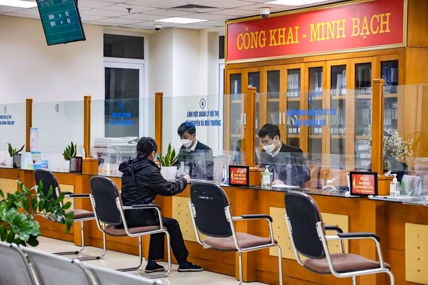 Hà Nội sẽ thí điểm các giải pháp tăng thu nhập cho cán bộ, công chức, viên chức. Nguồn: QĐND