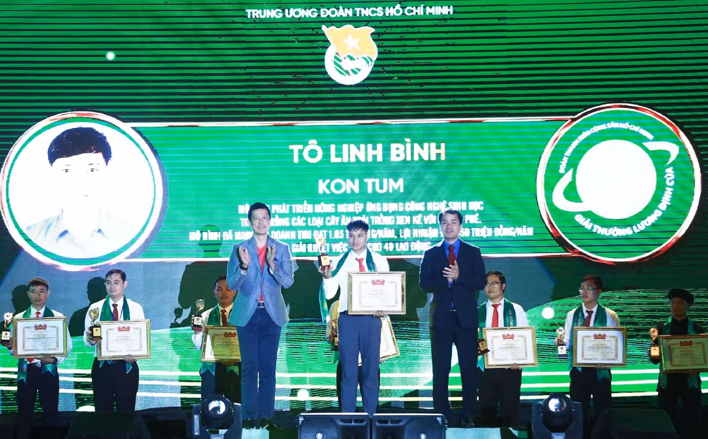 Anh Tô Linh Bình là một trong 32 gương được nhận giải thưởng Lương Định Của năm 2022
