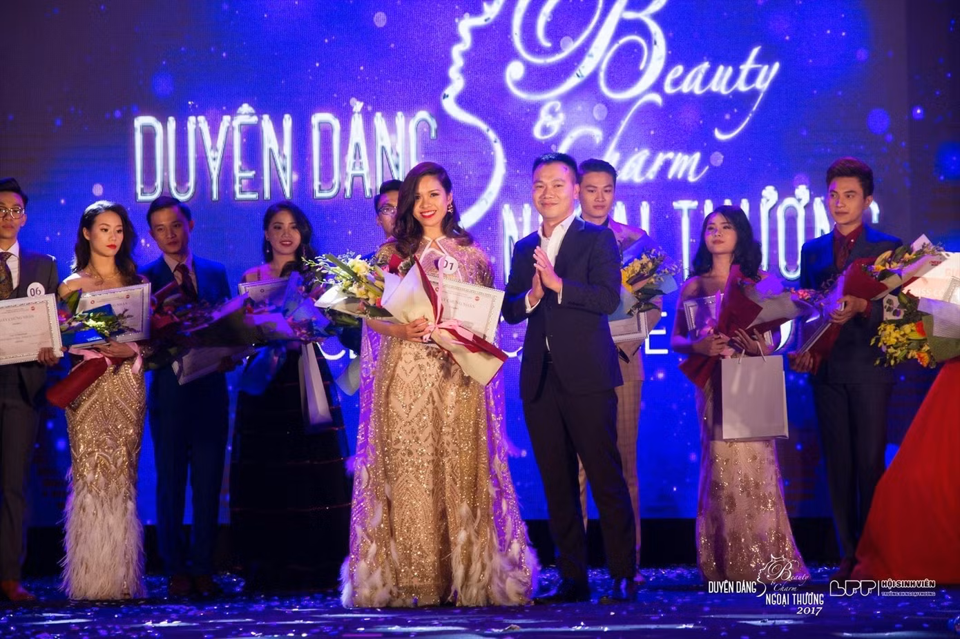 Hoàng Thu Thủy đăng quang Hoa khôi tài năng của Đại học Ngoại thương năm 2017 Hoàng Thu Thủy đăng quang Hoa khôi tài năng của Đại học Ngoại thương năm 2017