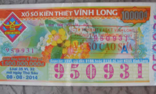 Hình ảnh tờ vé số bị đánh tráo giả mạo.