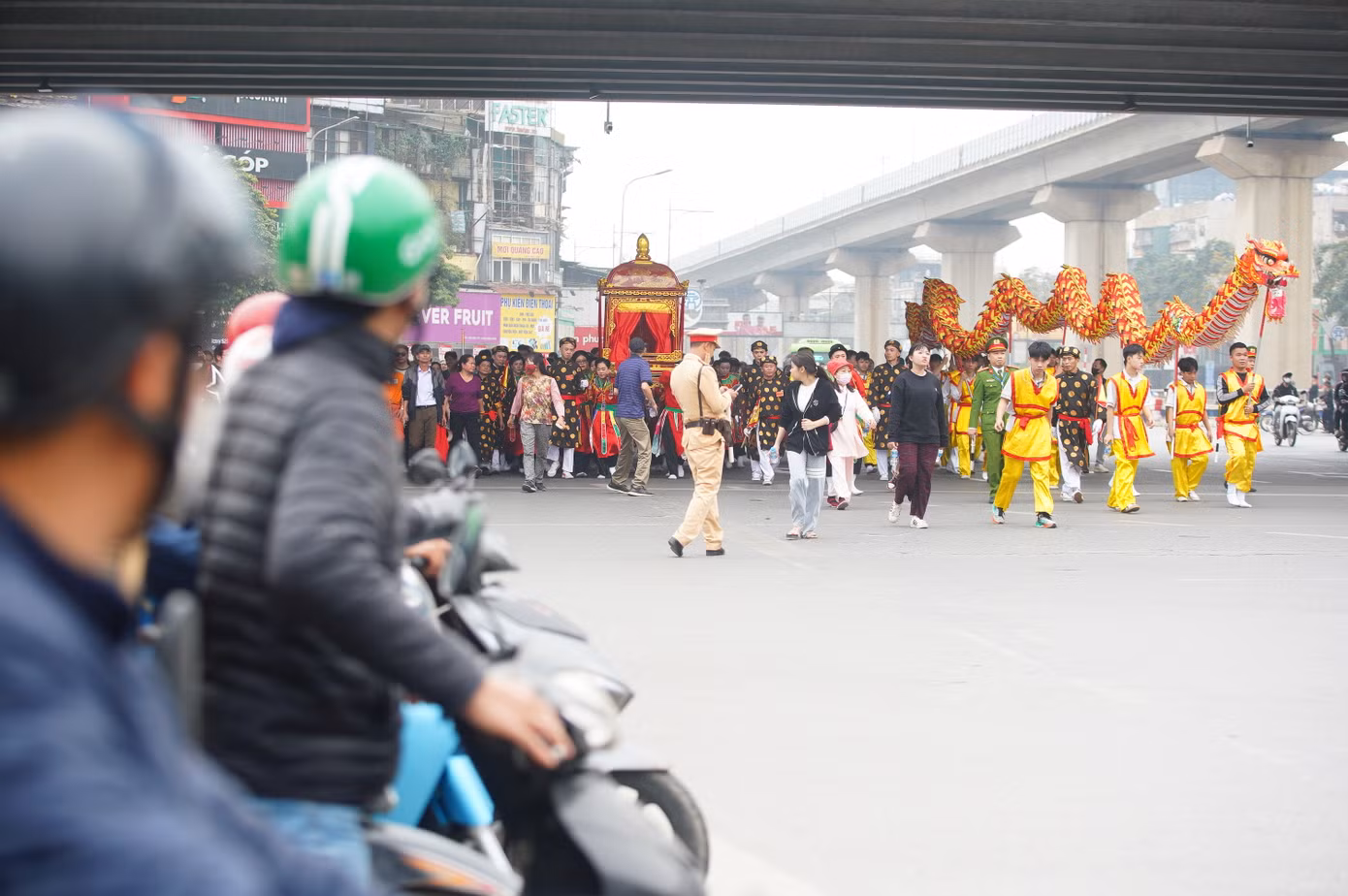 Lễ hội năm làng Mọc mang đậm giá trị lịch sử, gắn liền với lịch sử hình thành và phát triển của cộng đồng cư dân Kẻ Mọc, các làng Giáp Nhất, Cự Chính, Quan Nhân, Phùng Khoang.