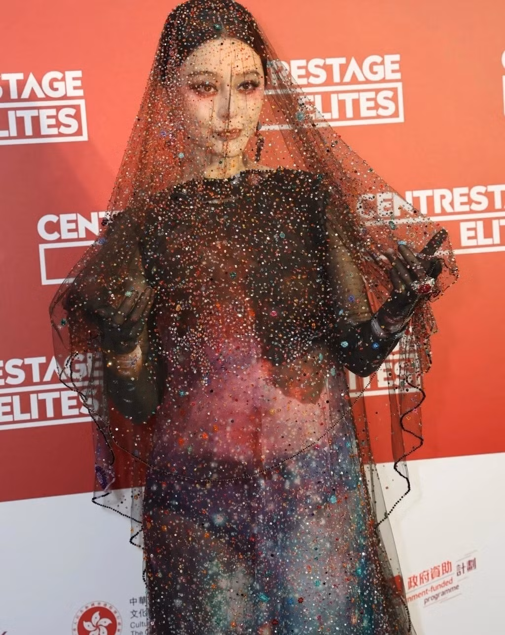 Phạm Băng Băng xuất hiện tại trung tâm hội nghị Centrestage Elites của Hong Kong để tham gia sự kiện thời trang.