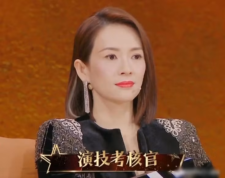 Chương Tử Di không ít lần mắng đàn em trên sân khấu.