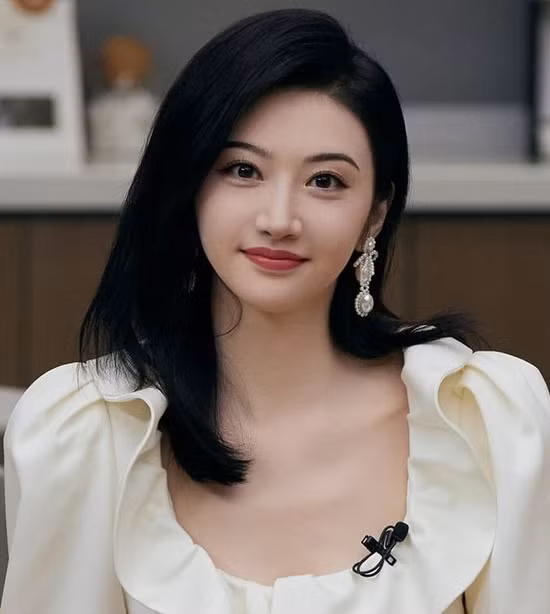 Sự nghiệp của Cảnh Điềm ngày càng khó khăn.