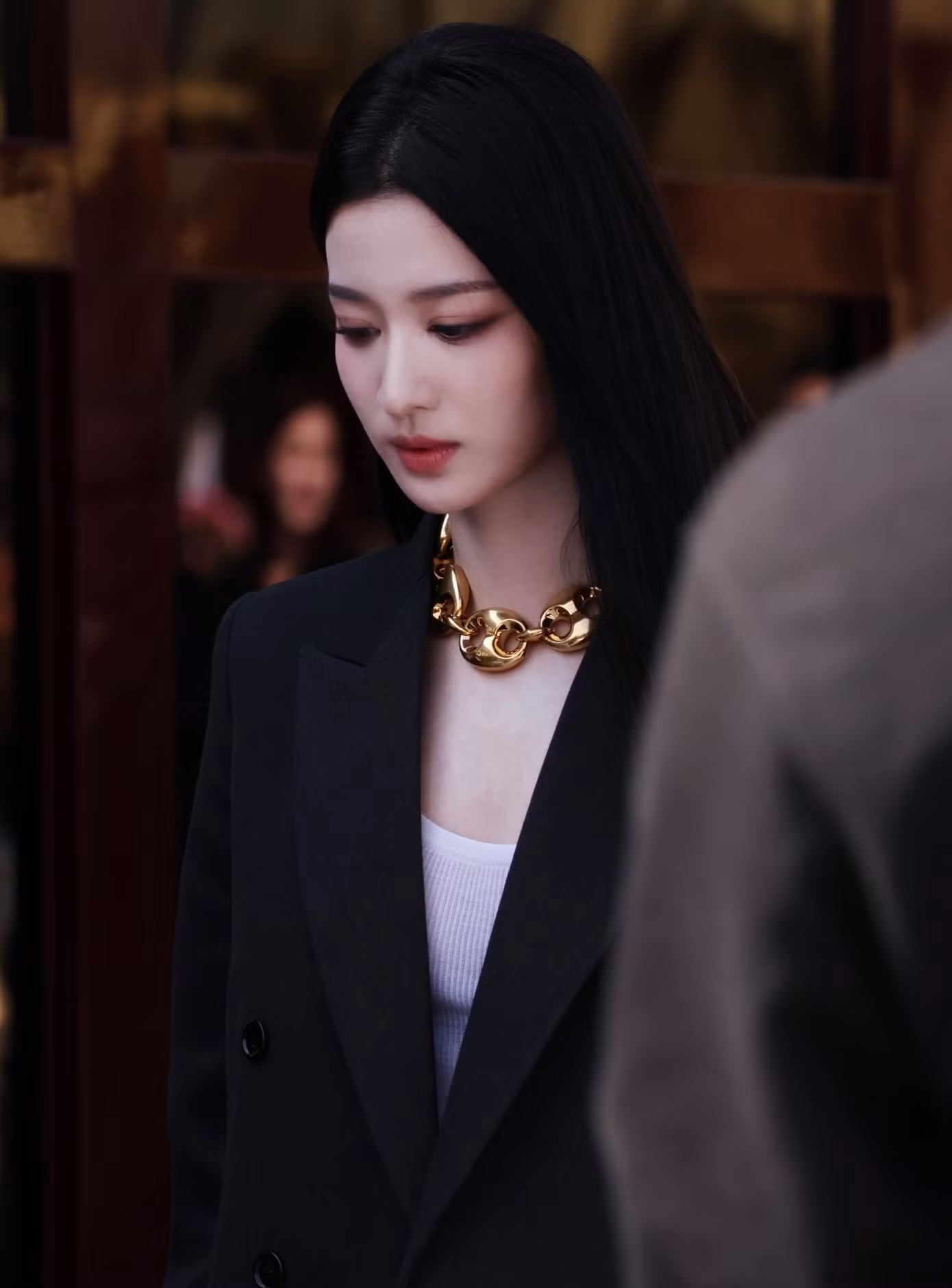 Vương Sở Nhiên còn được đánh giá cao về diễn xuất. Cô từng đóng phụ trong các phim như Tướng quân ở trên ta ở dưới, Thanh bình nhạc, Yến vân đài và đều ghi dấu ấn với khán giả. Khi đảm nhận vai nữ chính trong phim Nghe nói em thích tôi, Vương Sở Nhiên diễn tốt đến mức khiến khán giả chỉ trích nam chính vì đã đối xử lạnh nhạt với cô trong phim. Vừa có ngoại hình, vừa có diễn xuất, lại mang danh "tiểu Lưu Diệc Phi", tương lai của Vương Sở Nhiên vốn rộng mở.