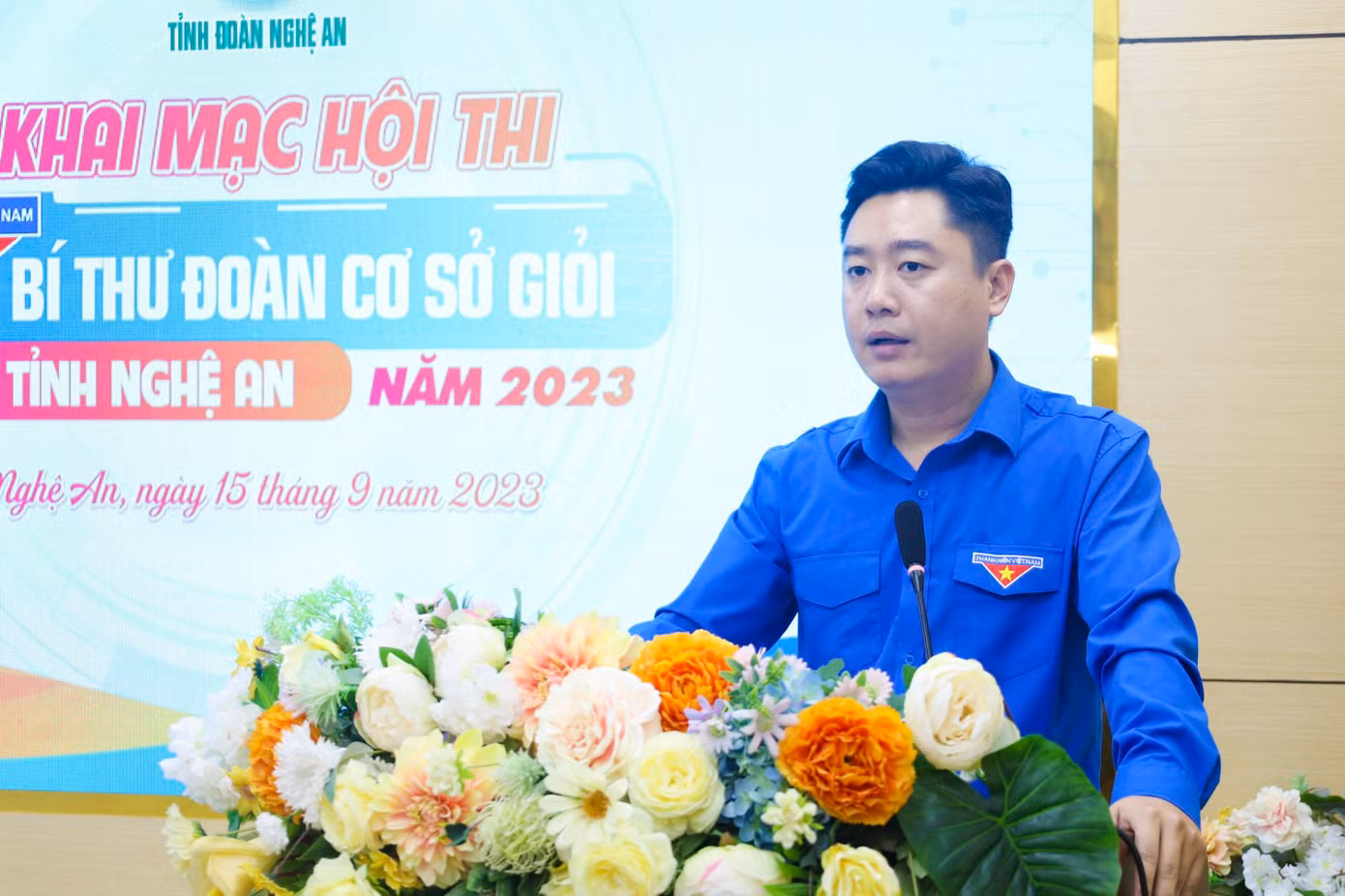 Bí thư Tỉnh Đoàn Nghệ An Lê Văn Lương phát biểu khai mạc hội thi.