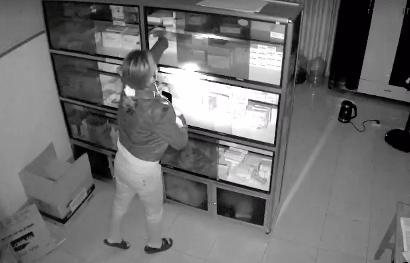 Bà Huyền nhiều lần tự ý lấy thuốc ở trạm y tế xã mang ra ngoài bán