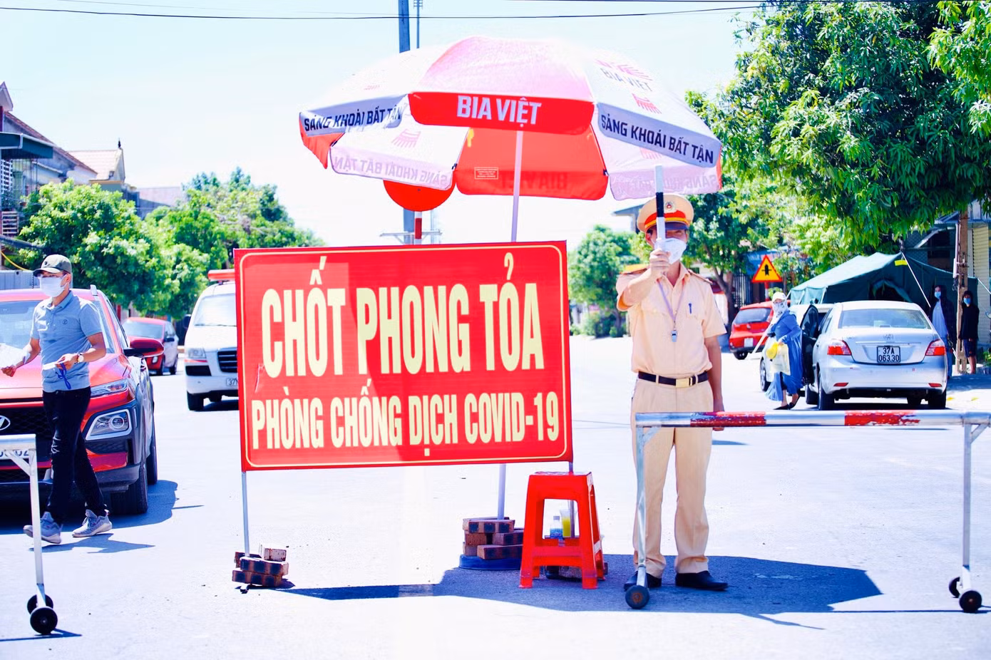 Dịch COVID-19 trên địa bàn Nghệ An diễn biến phức tạp, riêng tại thành phố Vinh đã ghi nhận 19 ca dương tính với virus SARS-CoV-2.