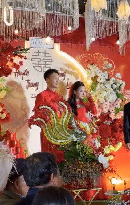Trọng Lân và bạn gái tổ chức lễ ăn hỏi và lễ vu quy trong cùng ngày 23/2.