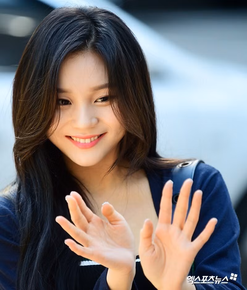 Nhiều năm trôi qua, sự nghiệp của G-Friend thăng tiến, Umji bắt đầu phát triển phong cách cá nhân với vẻ ngoài trưởng thành hơn cùng những kiểu tóc và màu sắc khác biệt, sang trọng. Trong thời gian một năm, cô kiêng tinh bột, thực đơn hàng ngày chủ yếu là các loại salad, khoai lang... Việc chăm chỉ đến phòng tập cũng giúp cho Umji có bước “lột xác” ngoạn mục. Cô giảm được 8-9 kg nhờ những thói quen lành mạnh.
