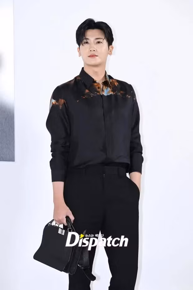 Diễn viên Park Hyung Sik nổi bật tại sự kiện tối 8/2.