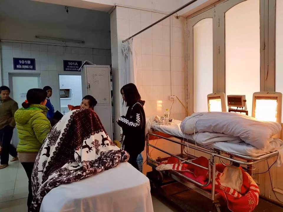 Các bệnh viện 'hối hả' chống rét cho người bệnh ảnh 1