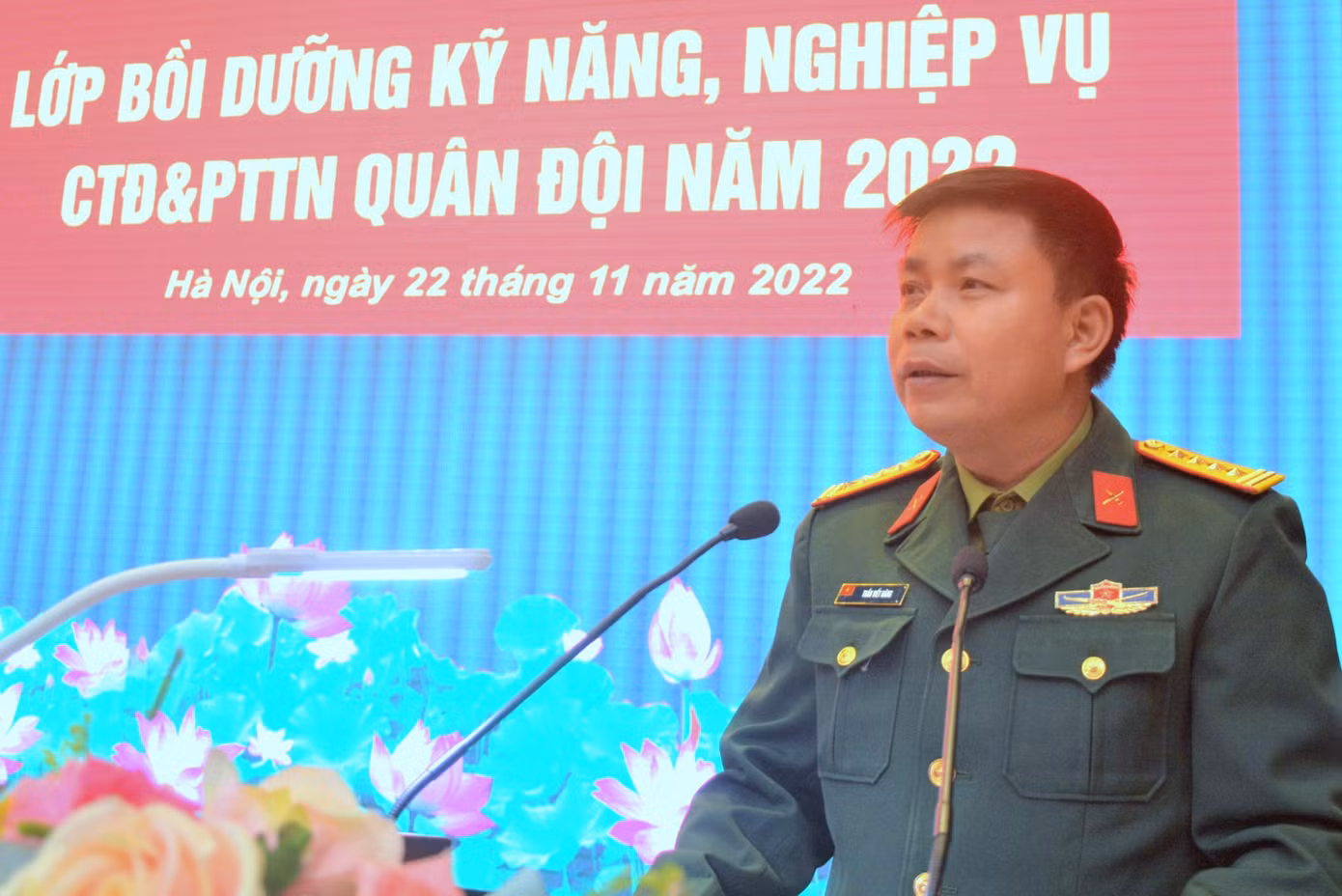 Đại tá Trần Viết Năng - Trưởng ban Thanh niên Quân đội phát biểu khai mạc Lớp bồi dưỡng