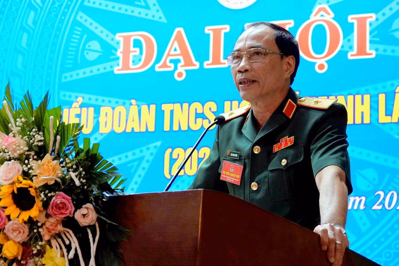 Phát biểu chỉ đạo ĐH, Thiếu tướng Trần Minh Phong - Phó Giám đốc Học viện Quân y yêu cầu tuổi trẻ Học viện tổ chức thực hiện có hiệu quả phong trào “Thanh niên Quân đội rèn đức, luyện tài, xung kích, sáng tạo, quyết thắng” và các cuộc vận động trong toàn quân, toàn quốc, các phong trào hành động cách mạng của thanh niên với nội dung, biện pháp và hình thức mới cụ thể, thiết thực. Tham gia tích cực vào các phong trào sinh viên nghiên cứu khoa học, phong trào Tuổi trẻ sáng tạo, các hội thi, hội thao của Học viện cũng như của các cấp bộ, ngành và toàn quốc. Ảnh: Nguyễn Minh
