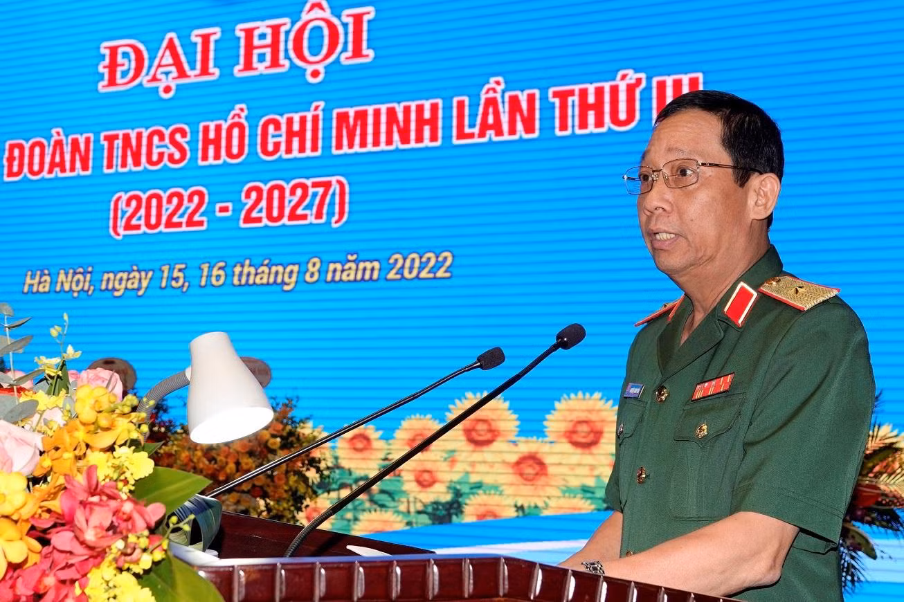 Phát biểu chỉ đạo ĐH, Thiếu tướng Nguyễn Xuân Yêm - Phó Chính ủy BTL Thủ đô Hà Nội cho rằng, để công tác Đoàn và phong trào thanh niên trong LLVT Thủ đô thời gian tới đạt được những kết quả tiến bộ mới, cần thường xuyên làm tốt công tác giáo dục, rèn luyện ĐVTN về lý tưởng cách mạng, đạo đức, lối sống, xây dựng “Khát vọng cống hiến - Lẽ sống thanh niên” cùng tinh thần dấn thân, dám nghĩ, dám làm, dám chịu trách nhiệm.