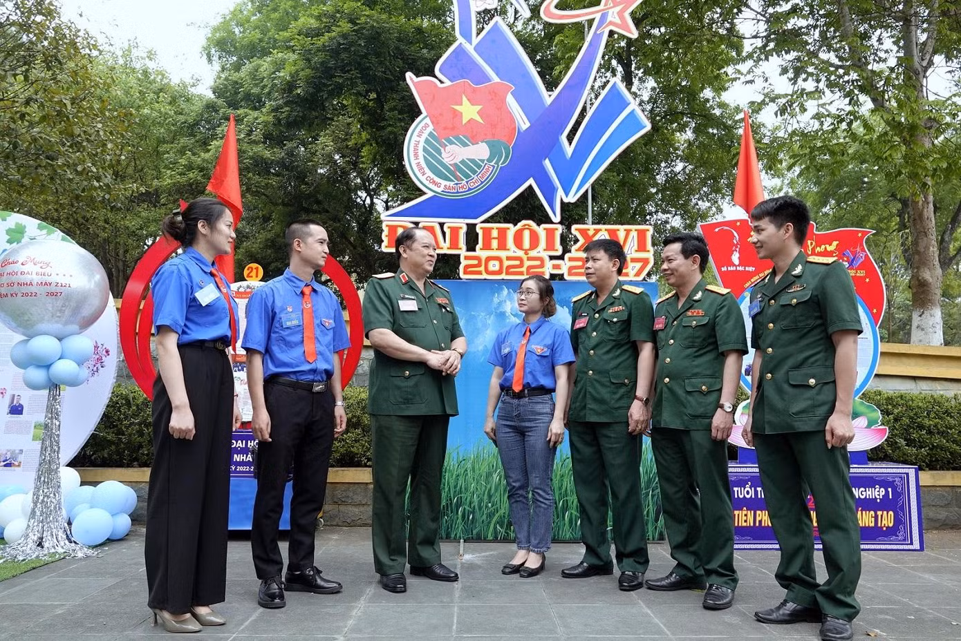 Lãnh đạo Tổng cục CNQP và Ban Thanh niên Quân đội trao đổi với các đại biểu về dự đại hội Lãnh đạo Tổng cục CNQP và Ban Thanh niên Quân đội trao đổi với các đại biểu về dự đại hội