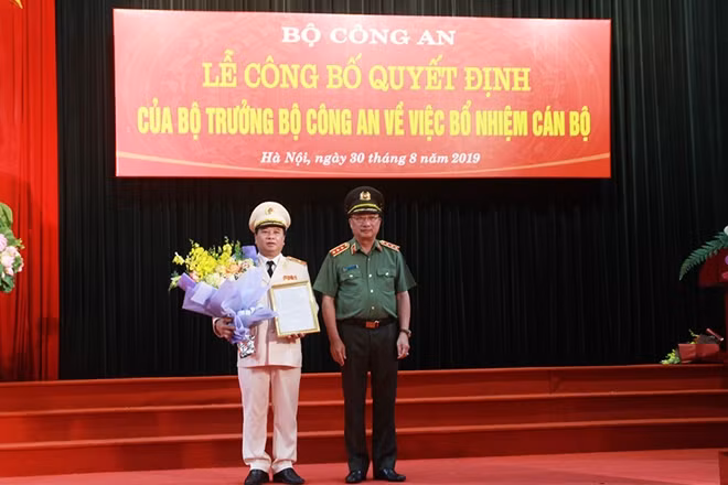 Tỉnh ủy Hòa Bình điều động, luân chuyển nhiều cán bộ ảnh 3