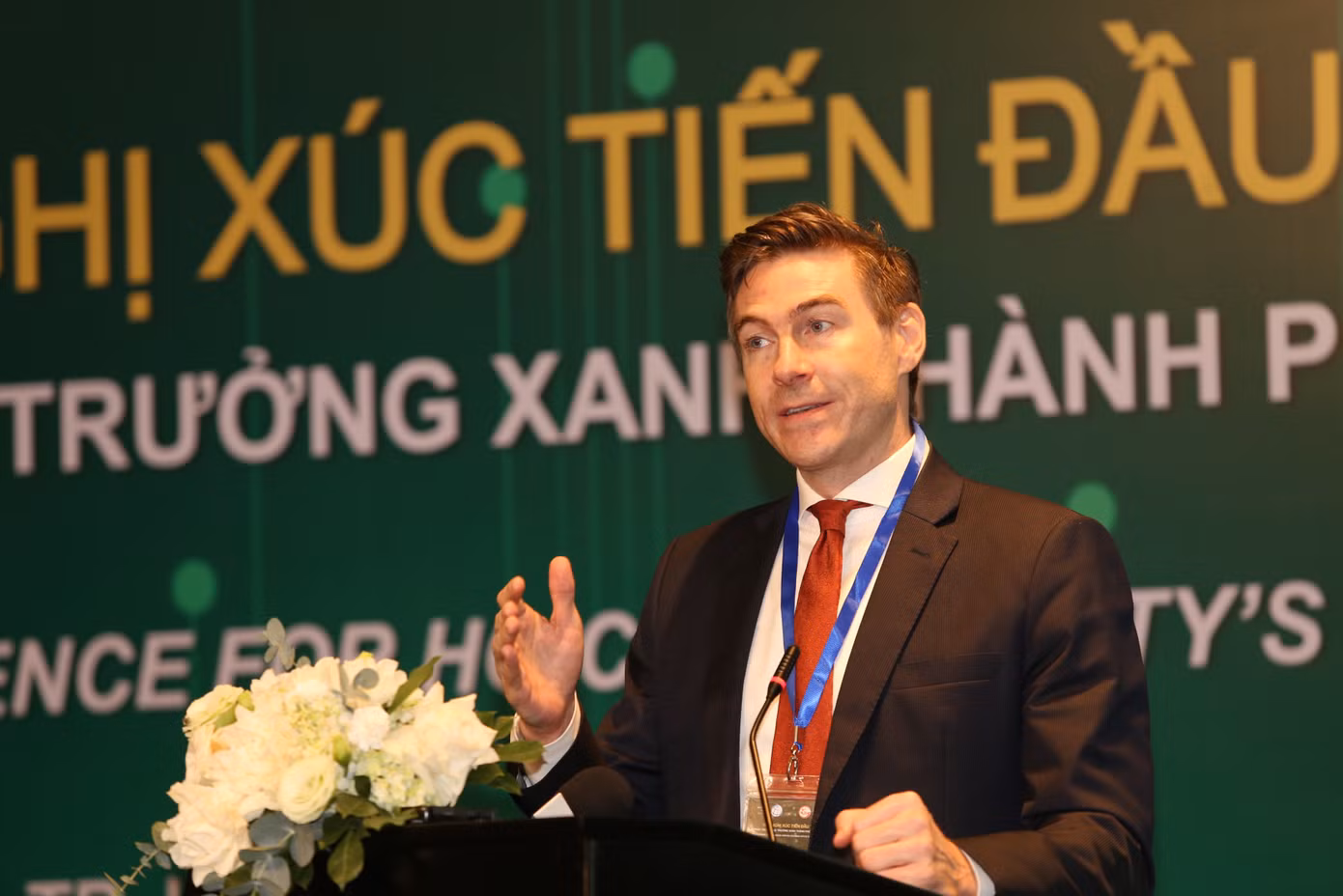 Chuyên gia Marc Forni chia sẻ tại hội nghị. Ảnh: Ngô Tùng.