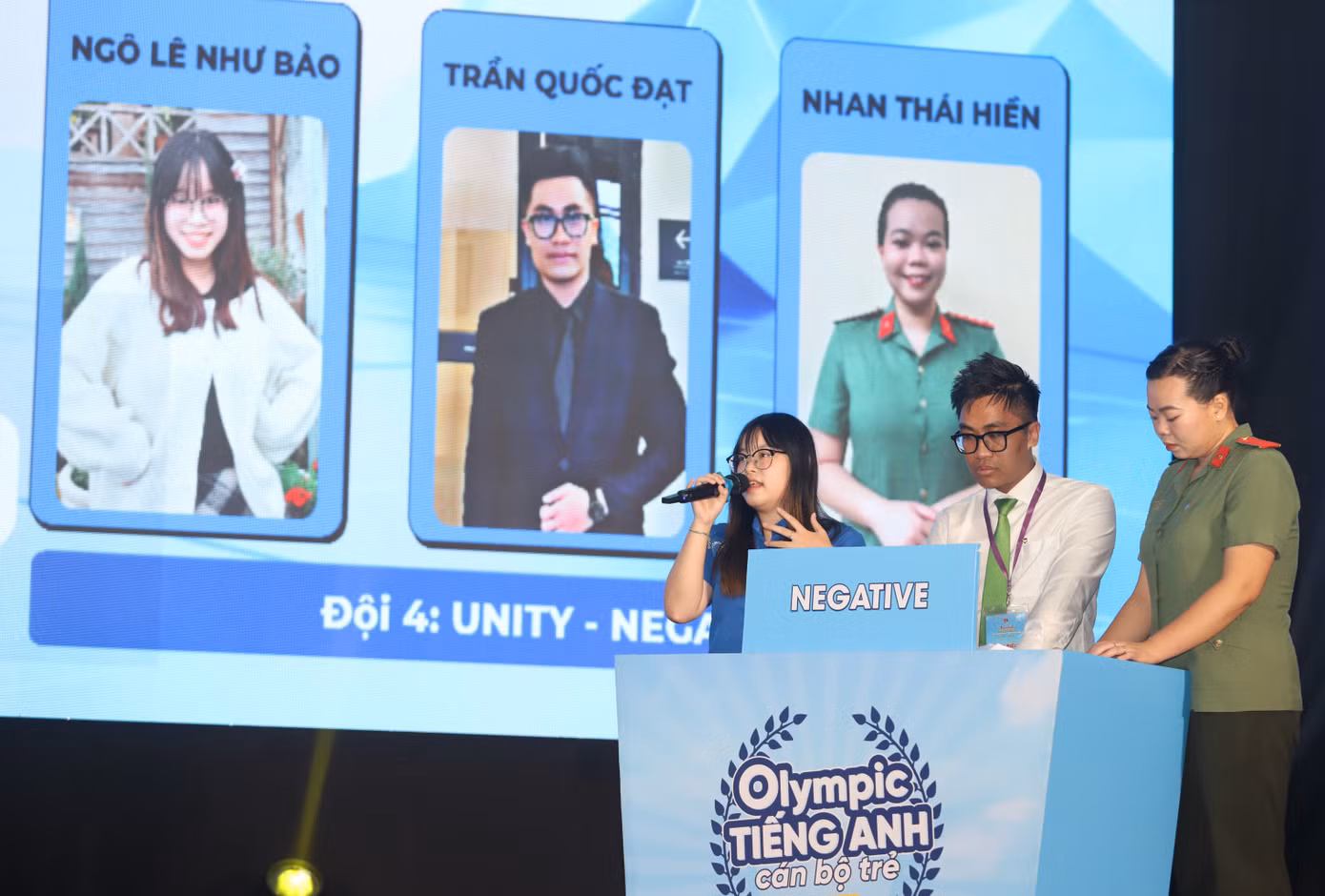 Đồng thời, các bạn trẻ cũng tranh biện, thể hiện quan điểm về những vấn đề giới trẻ quan tâm, muốn đóng góp trí tuệ, sức lực trong công cuộc xây dựng thế hệ trẻ bản lĩnh, góp phần xây dựng đất nước phát triển.