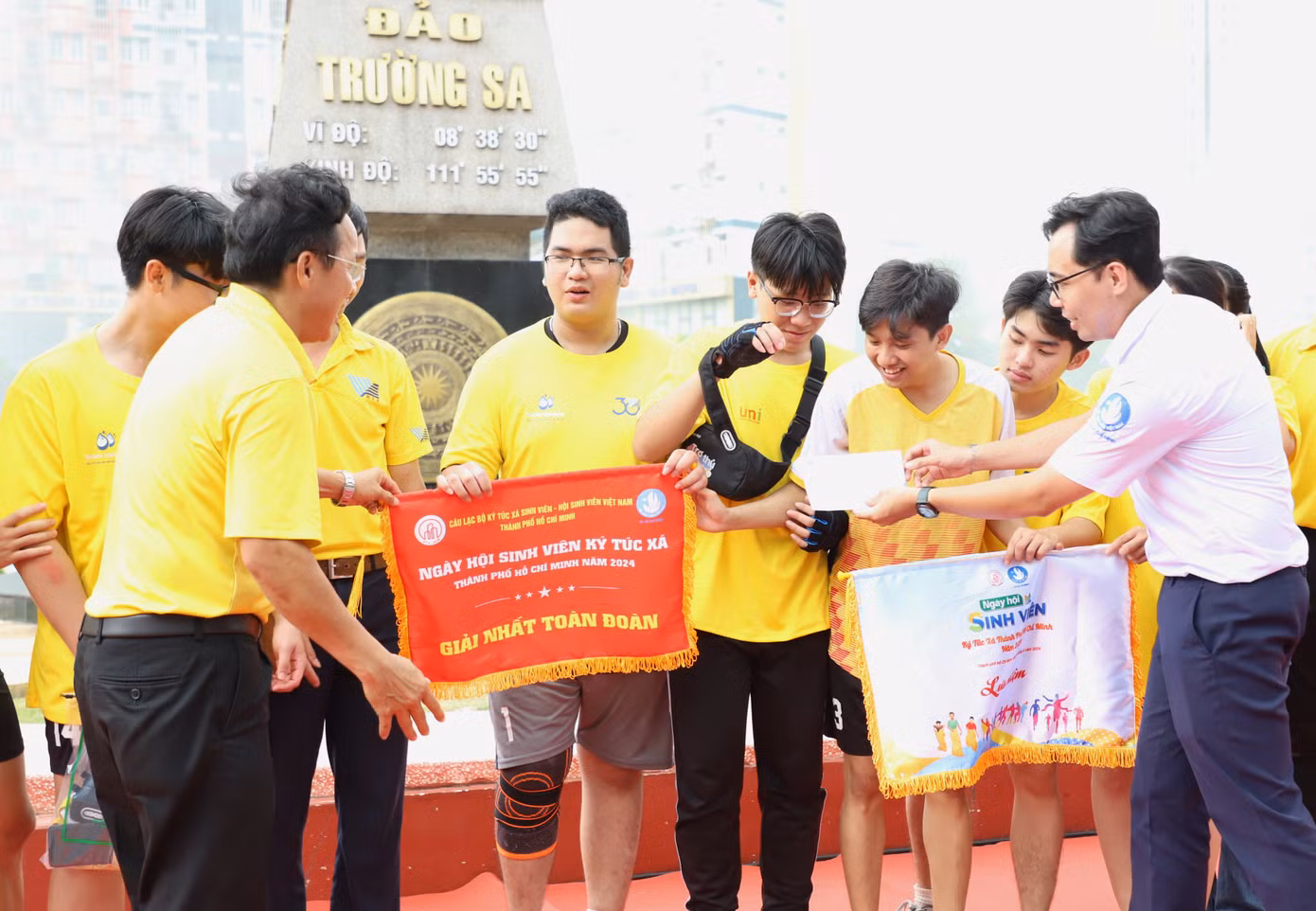 Sau khi hoàn thành các nội dung thi đấu, Ban tổ chức trao các giải thưởng cho các đội thi/ đơn vị có thành tích cao.