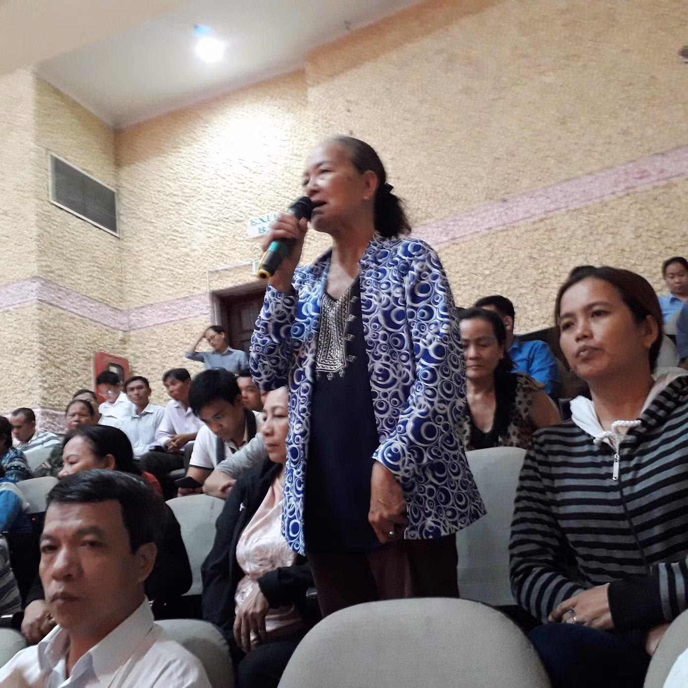 Cử tri tiếp tục hỏi bà Nguyễn Thị Quyết Tâm về vấn đề Thủ Thiêm ảnh 2