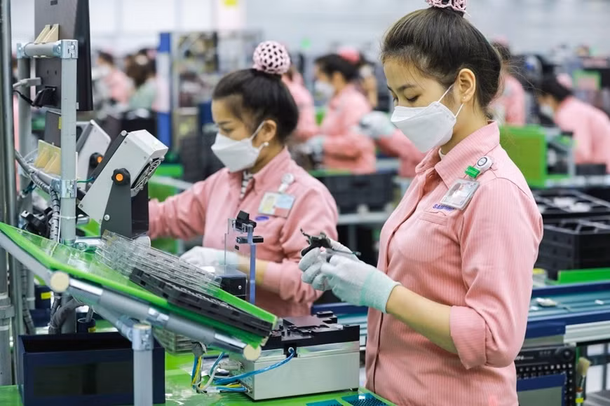 Kim ngạch thương mại nửa tháng đầu năm 2024 tăng hơn 1,54 tỷ USD so với cùng kỳ năm ngoái. Kim ngạch thương mại nửa tháng đầu năm 2024 tăng hơn 1,54 tỷ USD so với cùng kỳ năm ngoái.