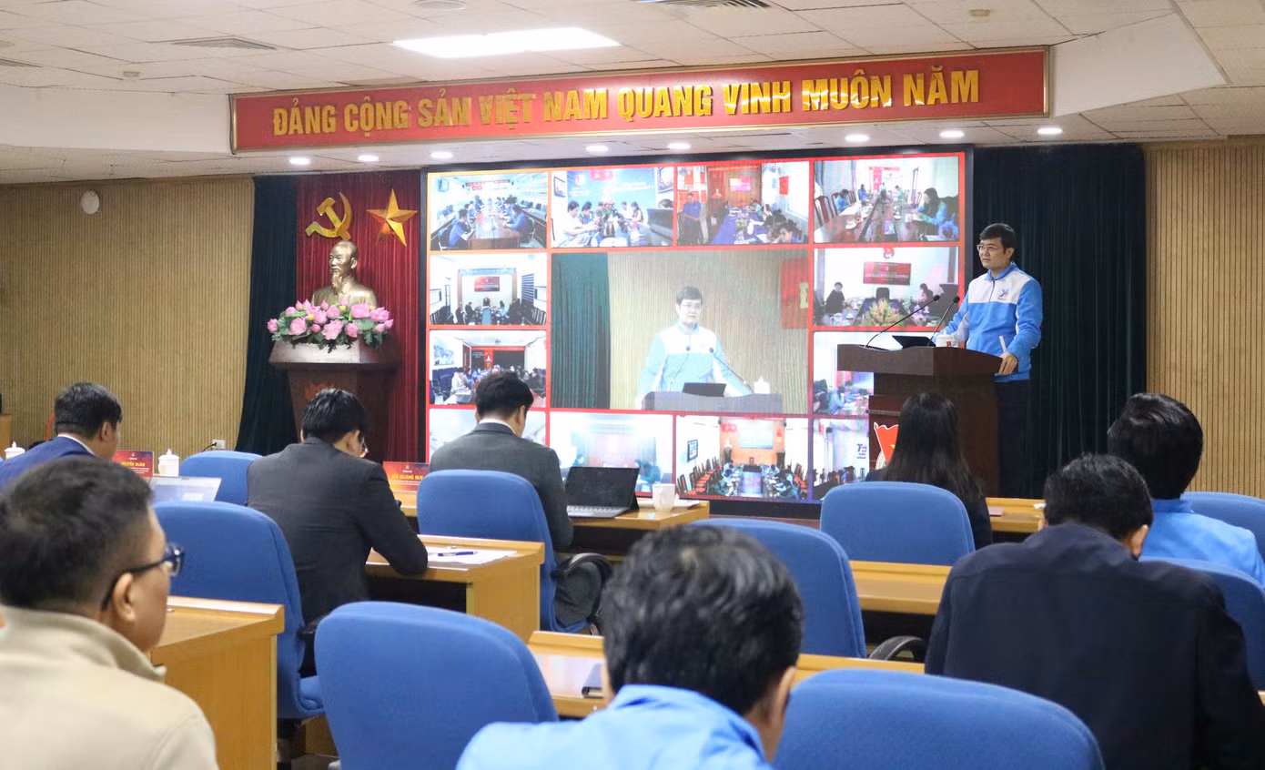 Đông đảo cán bộ Đoàn, đoàn viên, thanh niên tham gia hội nghị tại các điểm cầu. Đông đảo cán bộ Đoàn, đoàn viên, thanh niên tham gia hội nghị tại các điểm cầu.