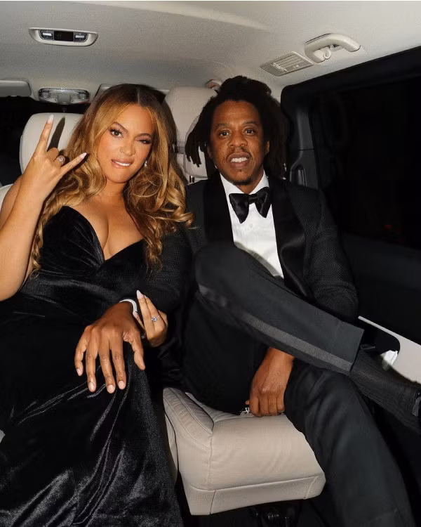 Jay-Z bất bình khi vợ không giành giải Album của năm ở Grammy.