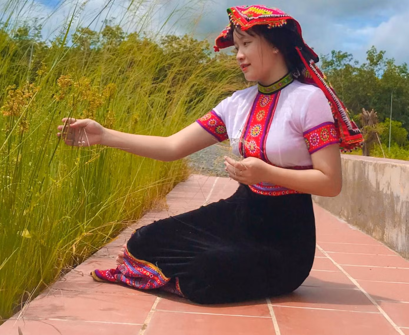 Hiện tại Trang đang ấp ủ dự án muốn kết nối các bạn trẻ tại quê hương Pù Luông – Thanh Hóa với các bạn trẻ yêu thích văn hóa dân tộc Thái tại Tây Ninh nhằm tạo sân chơi đa dạng cho CLB.