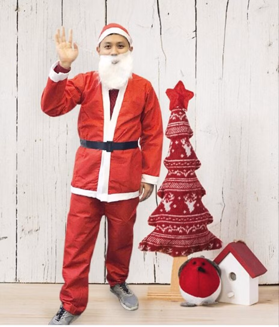 Lê Thuận với công việc làm ông già Noel.